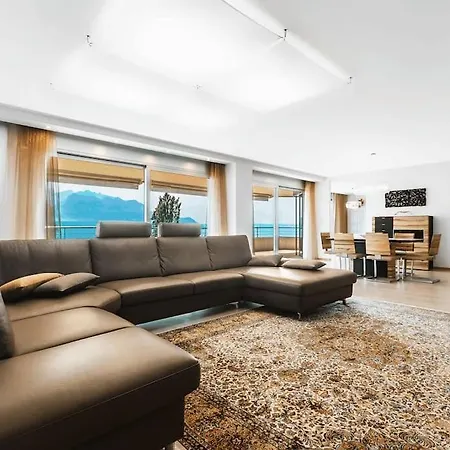 View 4 Bedrooms Montreux