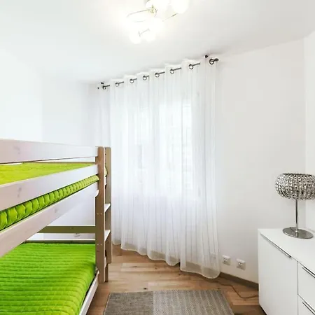 View 4 Bedrooms * Montreux